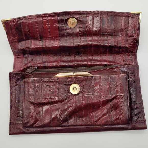 VINTAGE | genuine eelskin fold magnetic close clutch purse - Picture 6 of 10